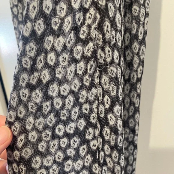 Max Studio Silk Gray Patterned Dress - Picture 6 of 7